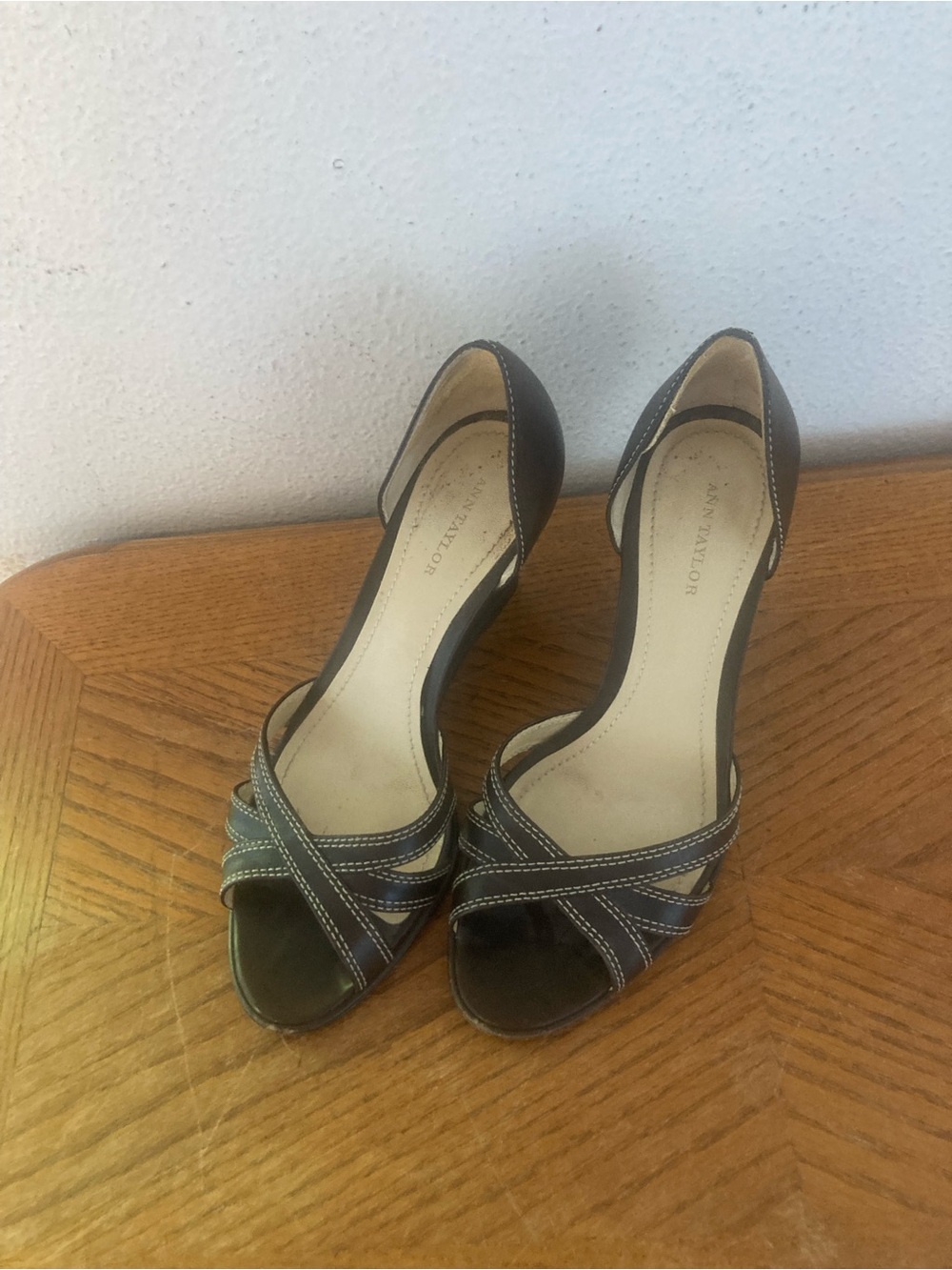 ANN TAYLOR Chocolate Brown Leather Peep Toe Wedge Heels Professional (7M)